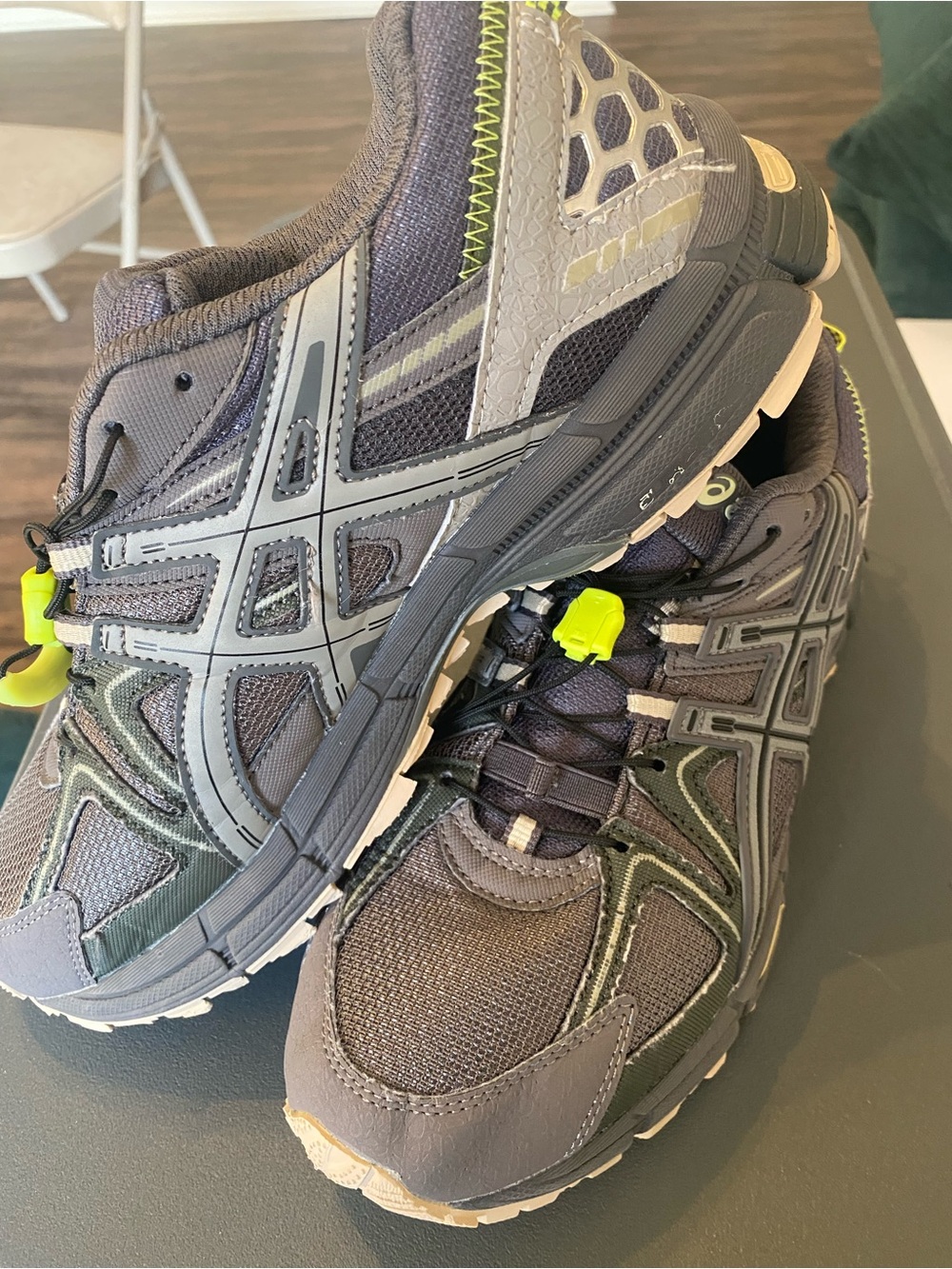 Asics Gel Kahana 8 - Gray Sneakers with Neon green accents